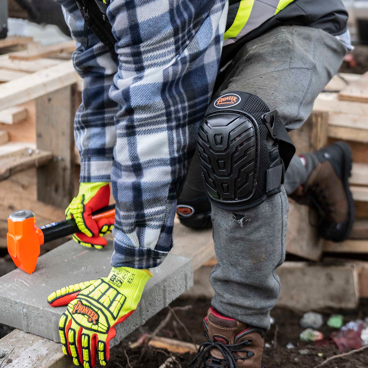 Pioneer  Air Vented Gel Knee Pad