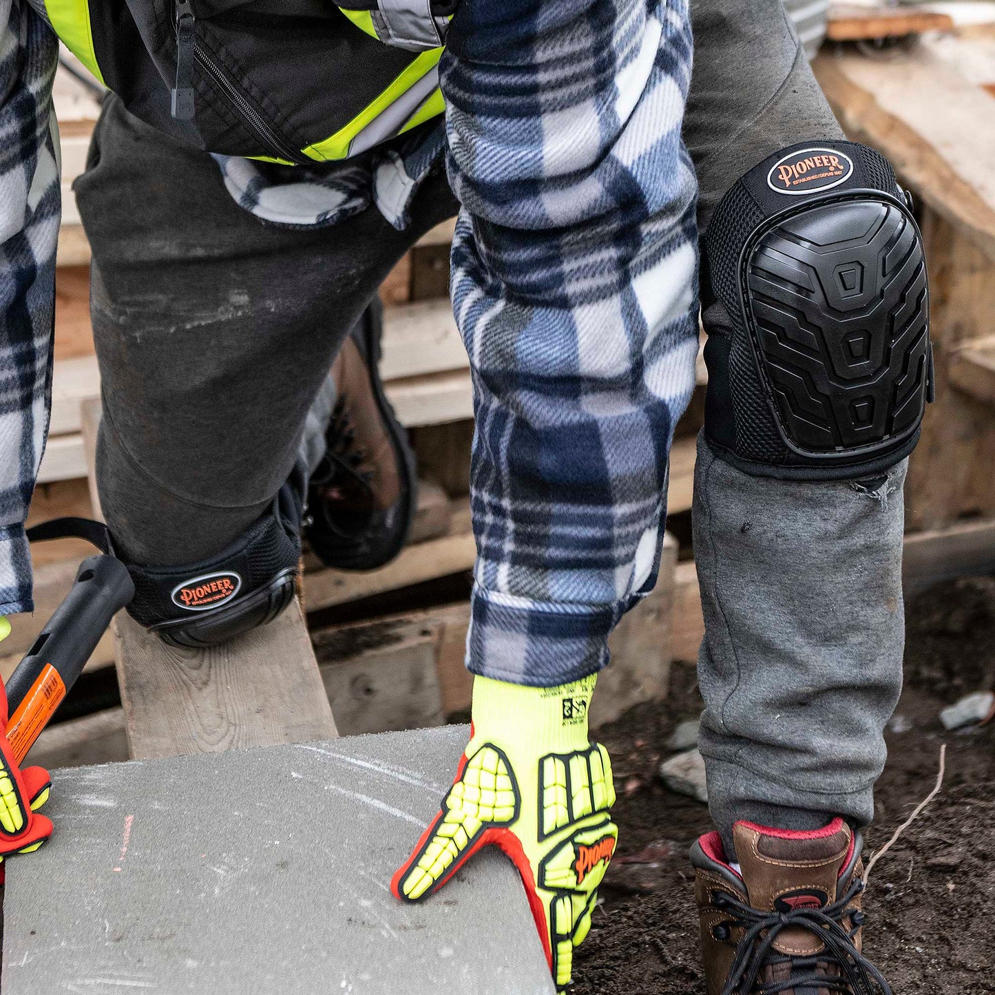 Pioneer  Air Vented Gel Knee Pad